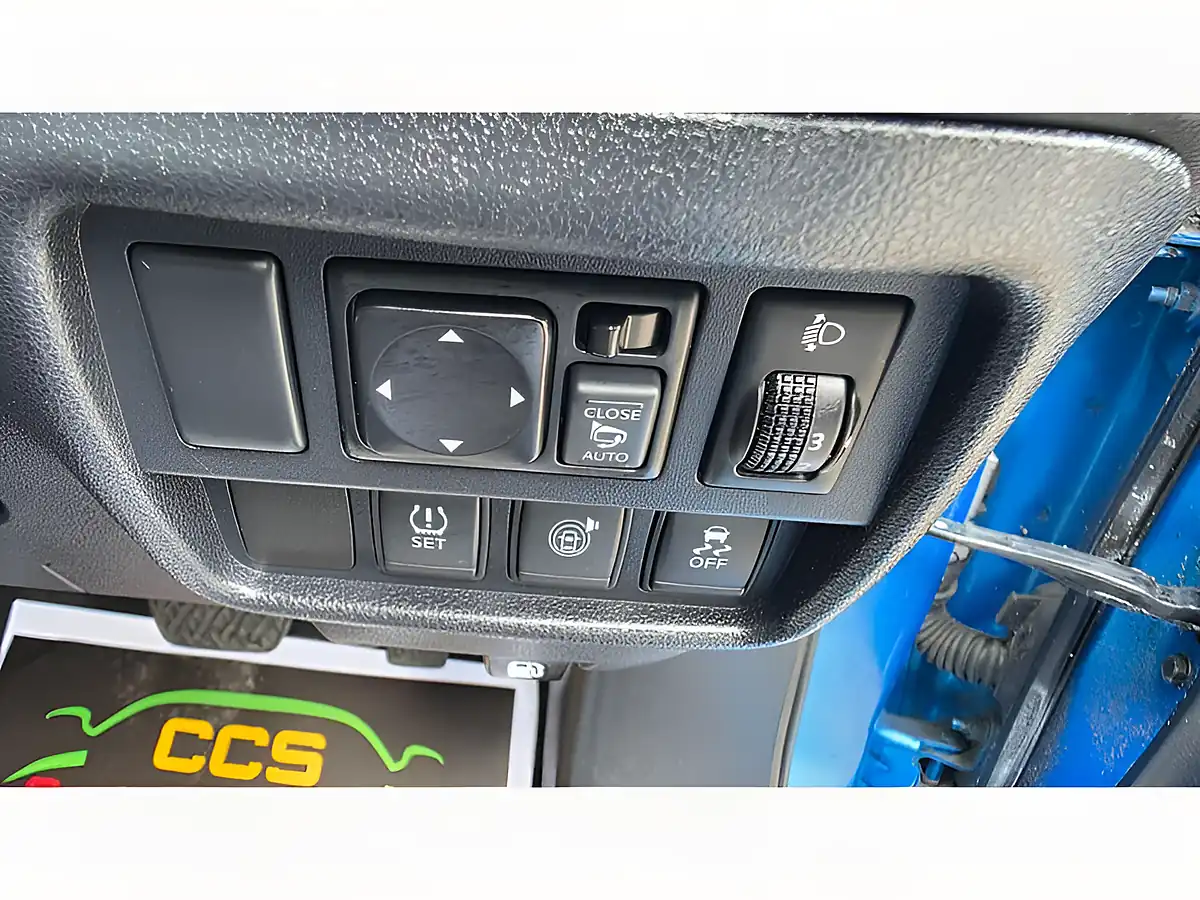 Used 2018 Nissan Juke Tekna Xtron Blue - Interior and Exterior details 20