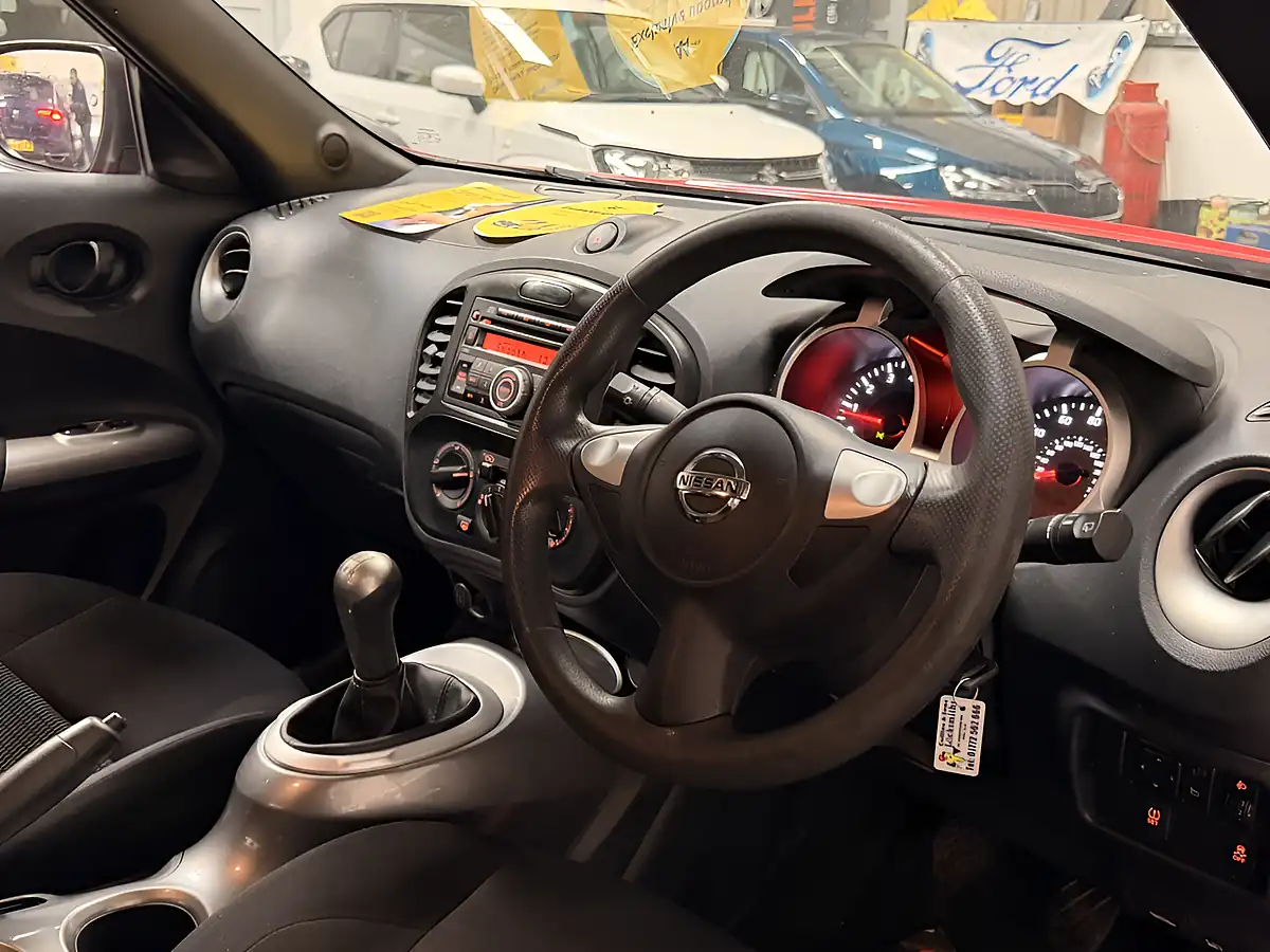 Used 2018 Nissan Juke Visia Red - Interior and Exterior details 16