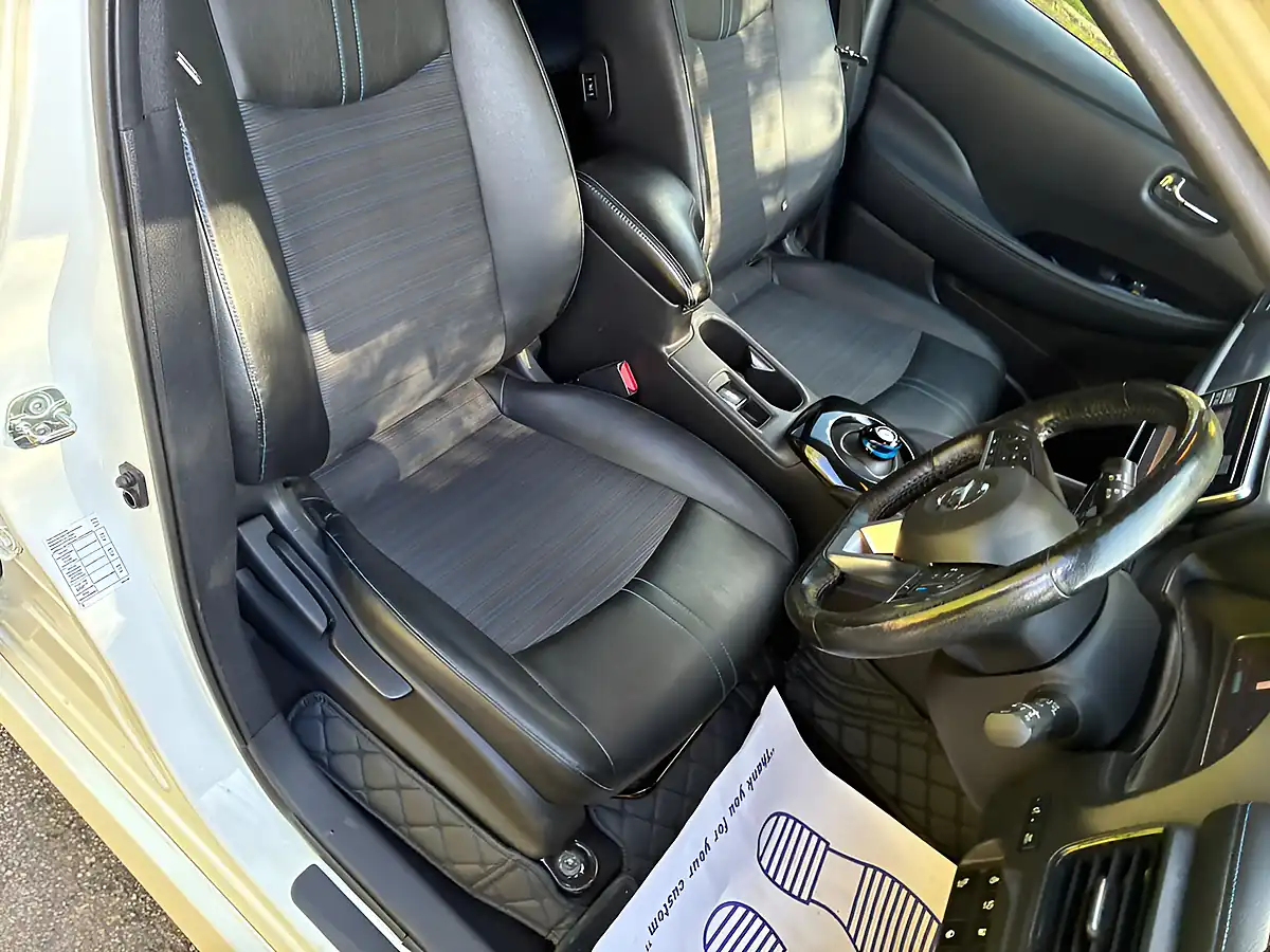 Used 2018 Nissan Leaf N-Connecta White - Interior and Exterior details 11