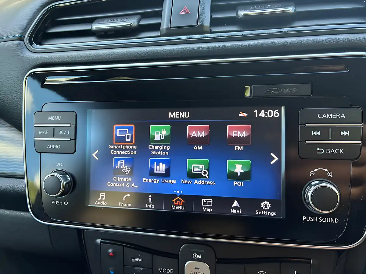 Used 2018 Nissan Leaf N-Connecta White - Interior and Exterior details 13