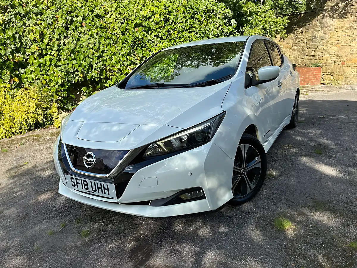 Used 2018 Nissan Leaf N-Connecta White - Interior and Exterior details 16