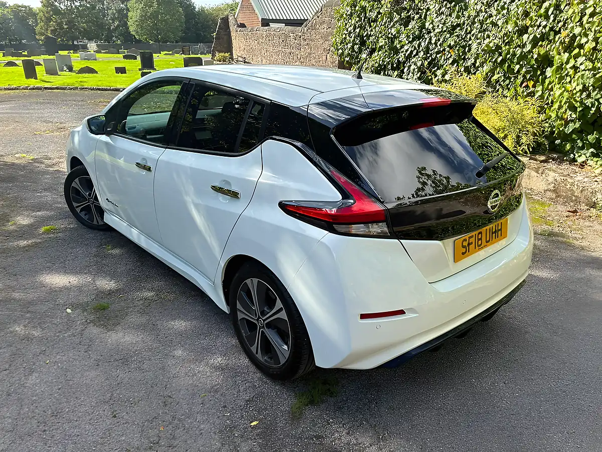 Used 2018 Nissan Leaf N-Connecta White - Interior and Exterior details 17