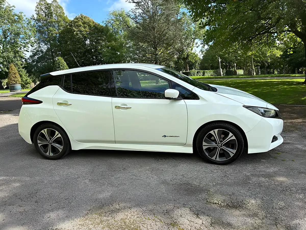 Used 2018 Nissan Leaf N-Connecta White - Interior and Exterior details 19