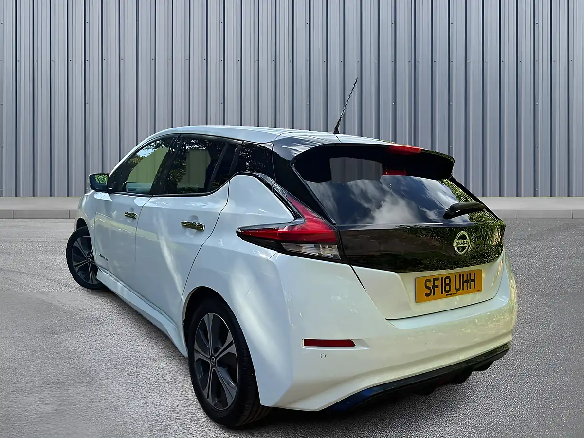 Used 2018 Nissan Leaf N-Connecta White - Interior and Exterior details 4