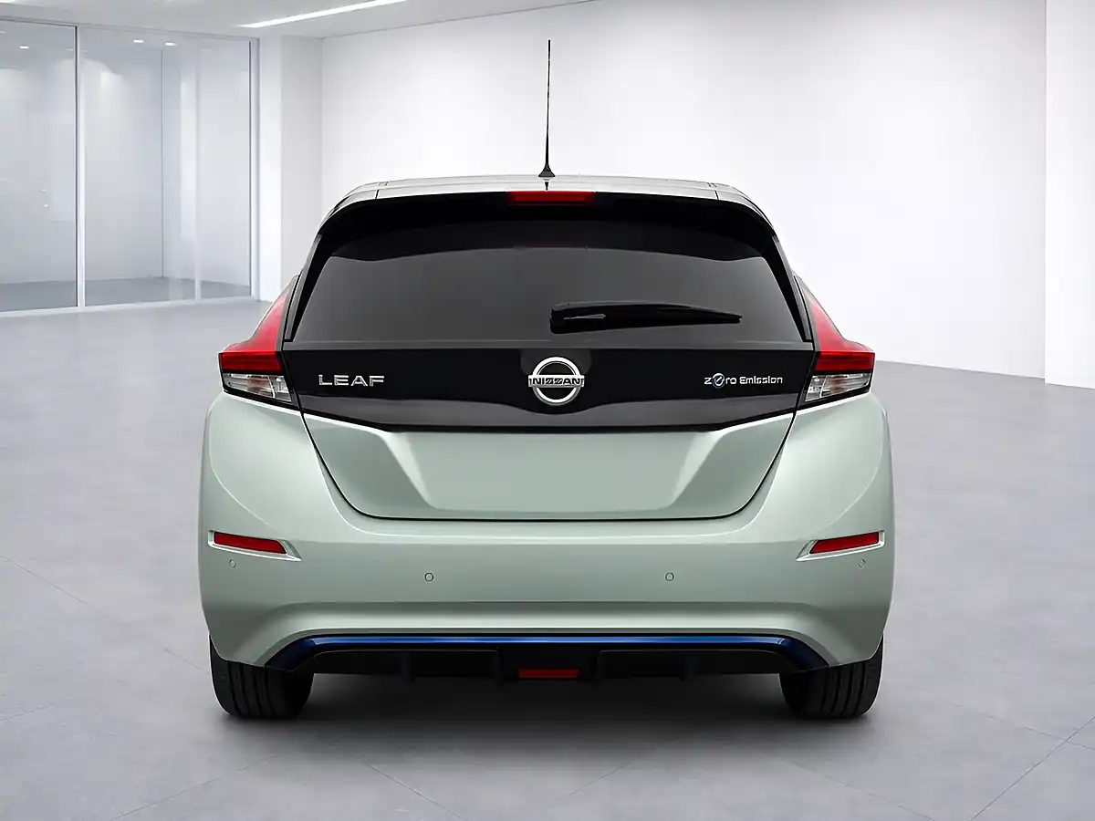 Used 2018 Nissan Leaf Tekna Green - Interior and Exterior details 3