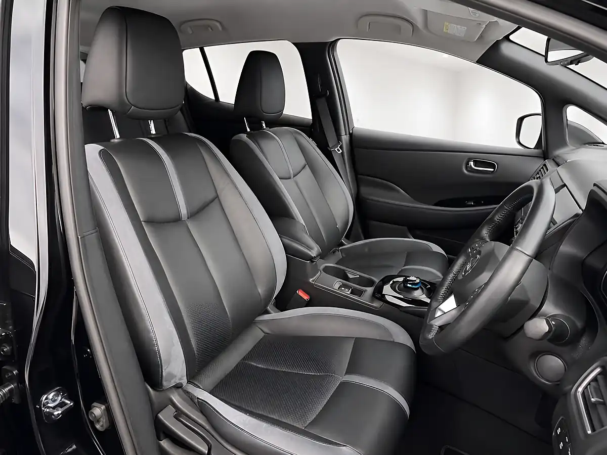 Used 2018 Nissan Leaf Tekna Green - Interior and Exterior details 8