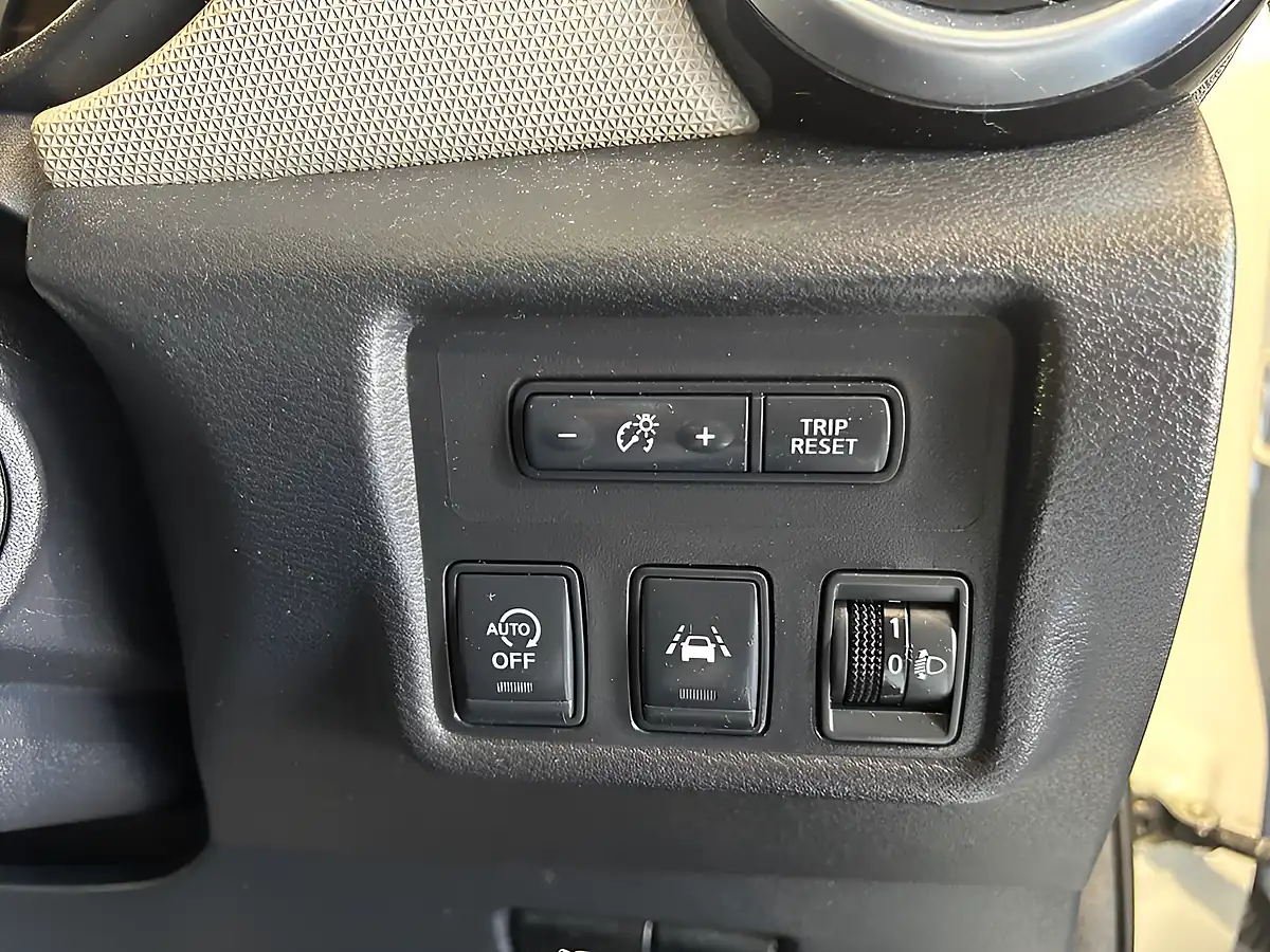 Used 2018 Nissan Micra Acenta White - Interior and Exterior details 13