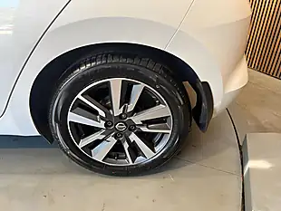 Used 2018 Nissan Micra Acenta White - Interior and Exterior details 16