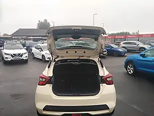 Used 2018 Nissan Micra Acenta White - Interior and Exterior details 10