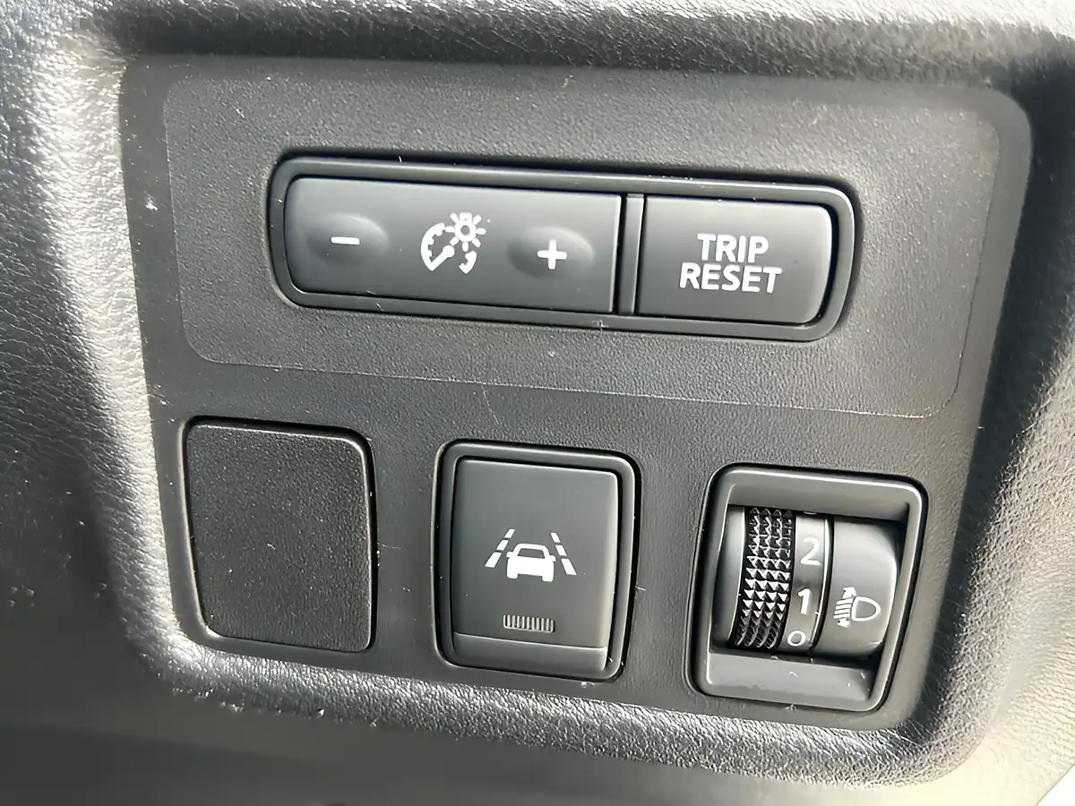 Used 2018 Nissan Micra Acenta White - Interior and Exterior details 17
