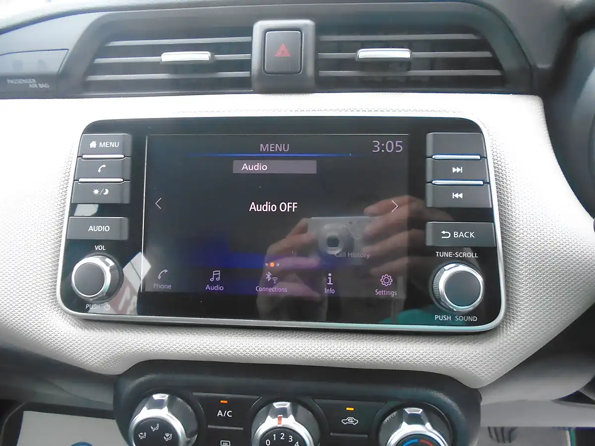 Used 2018 Nissan Micra Acenta White - Interior and Exterior details 11