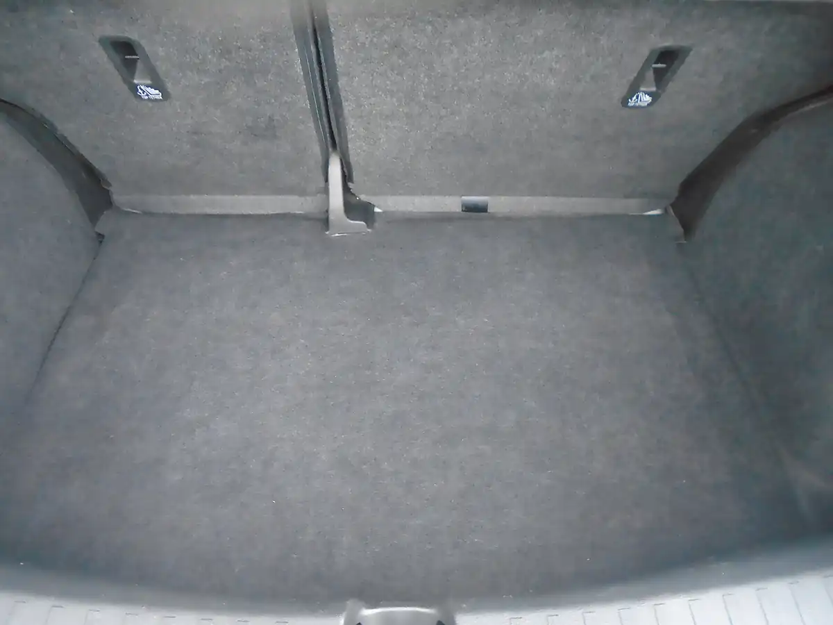 Used 2018 Nissan Micra Acenta White - Interior and Exterior details 14