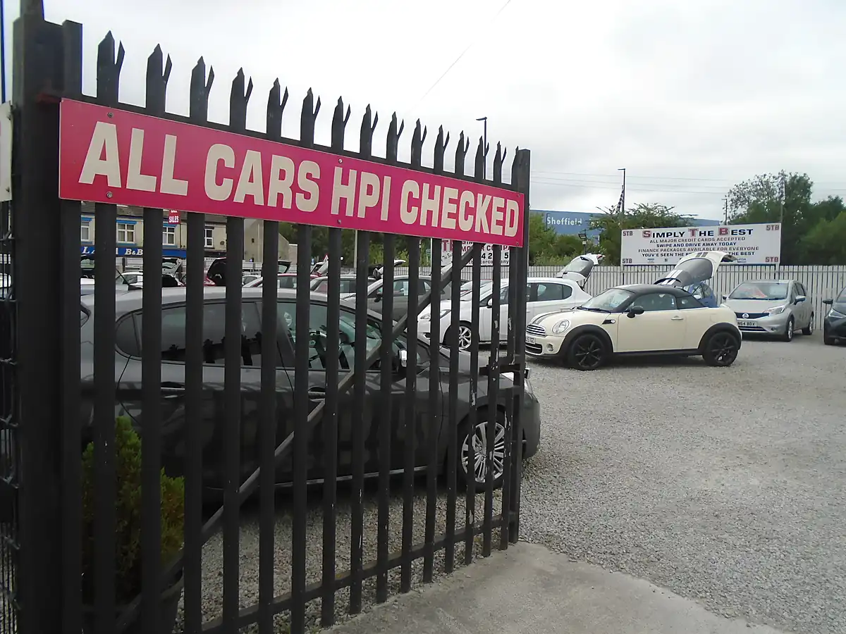 Used 2018 Nissan Micra Acenta White - Interior and Exterior details 15