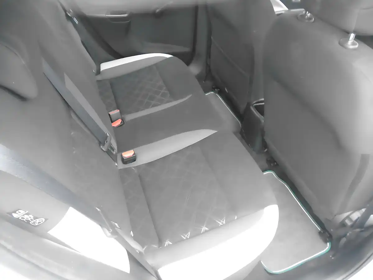 Used 2018 Nissan Micra Acenta White - Interior and Exterior details 7