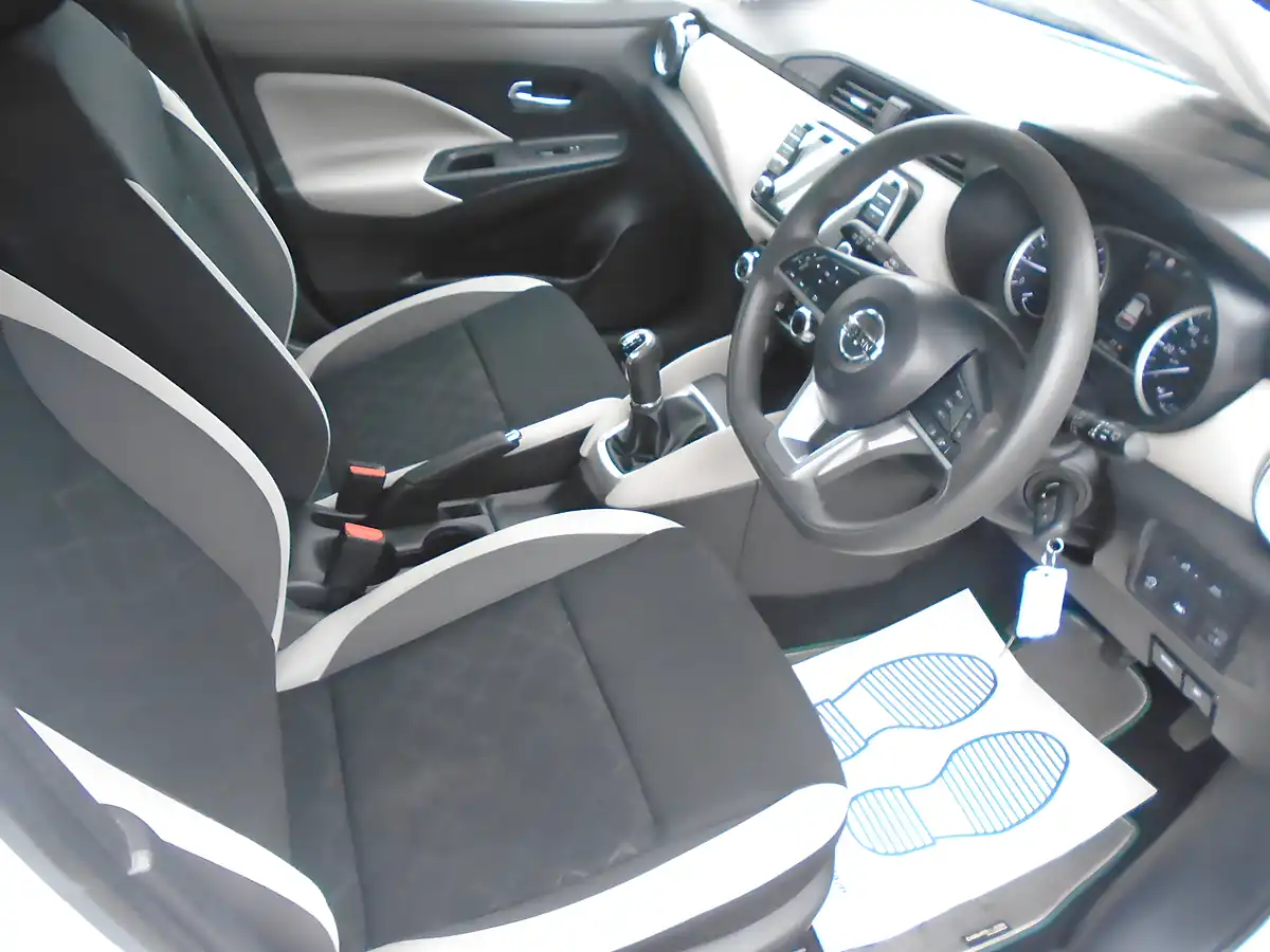 Used 2018 Nissan Micra Acenta White - Interior and Exterior details 8
