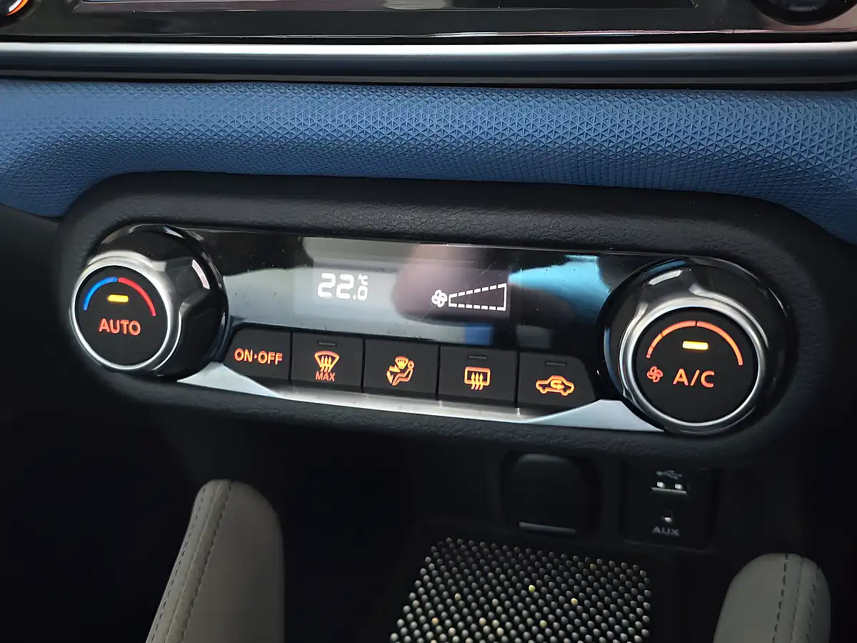 Used 2018 Nissan Micra N-Connecta Blue - Interior and Exterior details 12