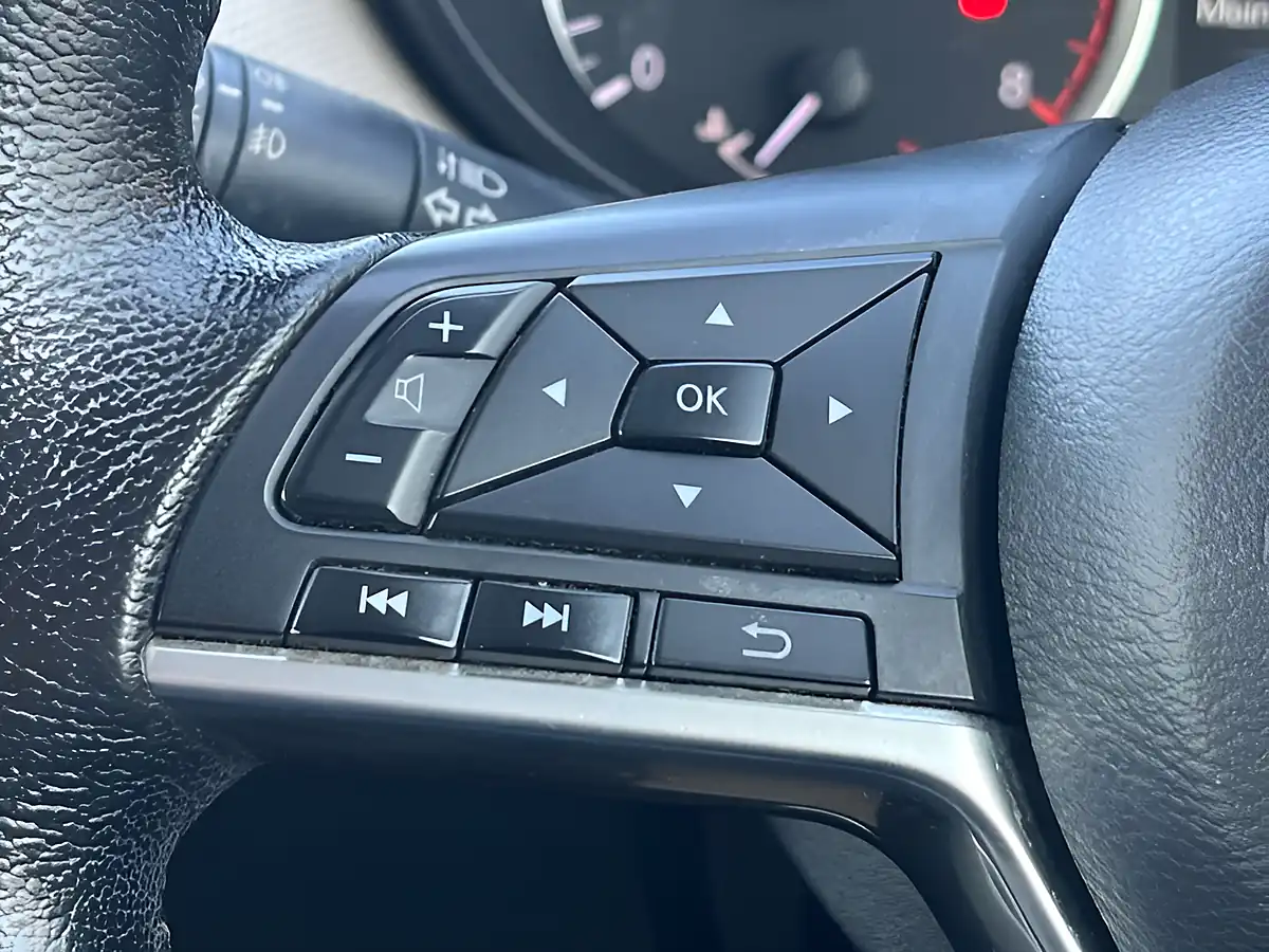 Used 2018 Nissan Micra N-Connecta Pulse Green - Interior and Exterior details 16