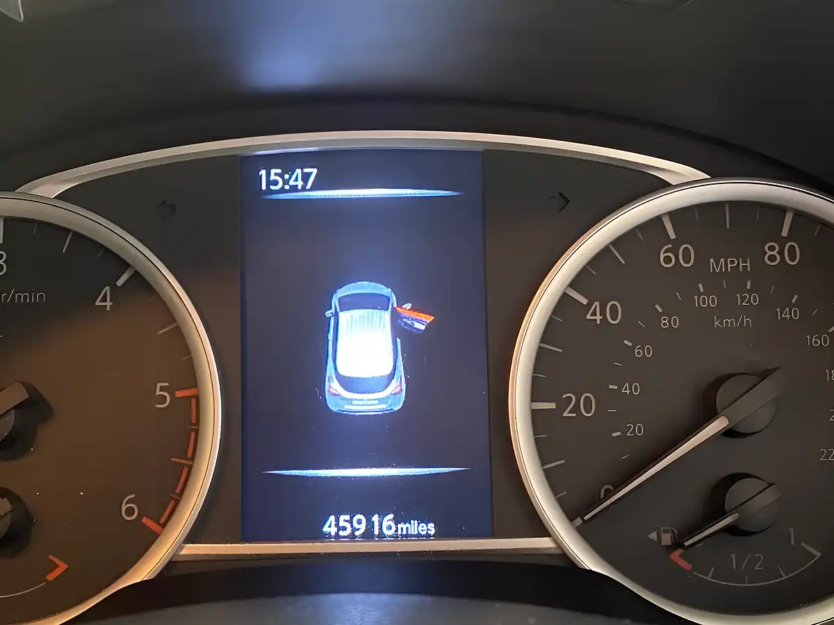 Used 2018 Nissan Micra N-Connecta Silver - Interior and Exterior details 8