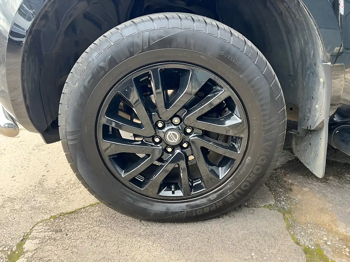 Used 2018 Nissan Navara Tekna Black - Interior and Exterior details 11