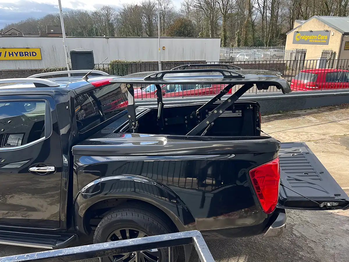 Used 2018 Nissan Navara Tekna Black - Interior and Exterior details 16
