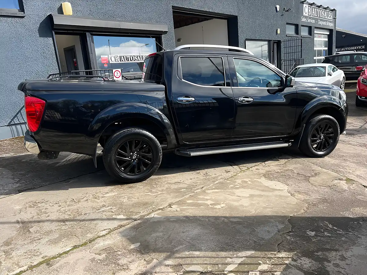 Used 2018 Nissan Navara Tekna Black - Interior and Exterior details 4