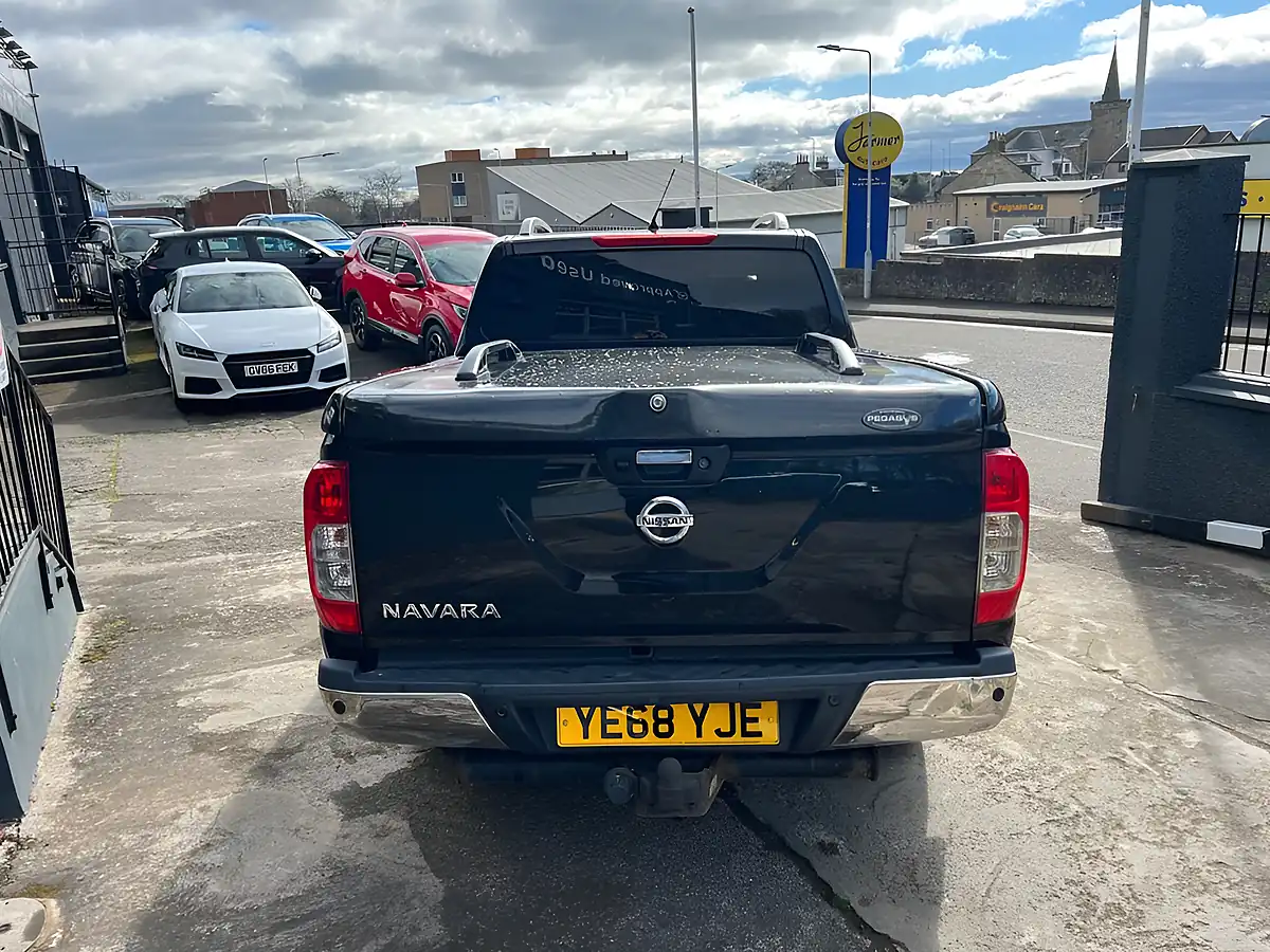 Used 2018 Nissan Navara Tekna Black - Interior and Exterior details 6
