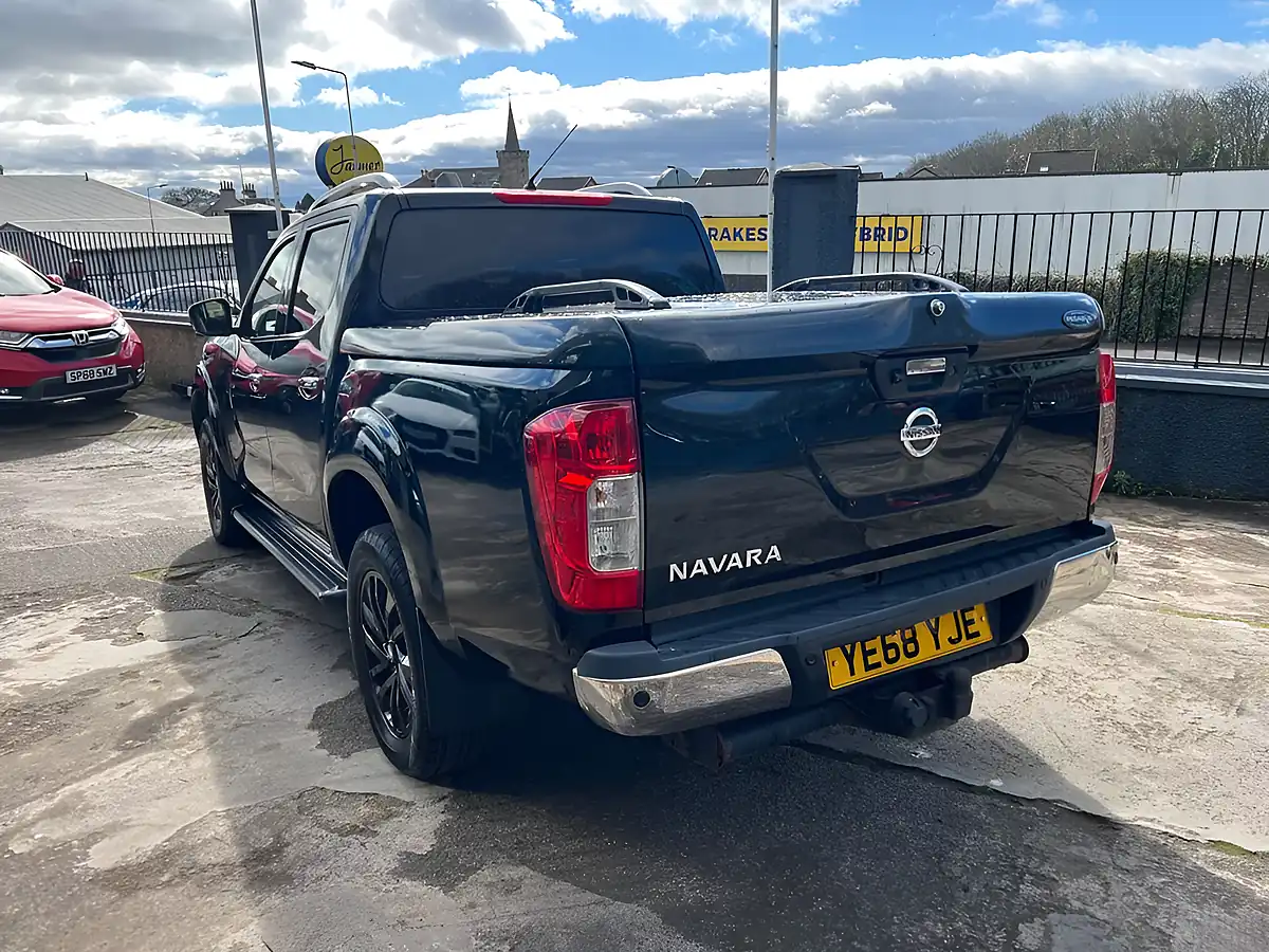 Used 2018 Nissan Navara Tekna Black - Interior and Exterior details 7