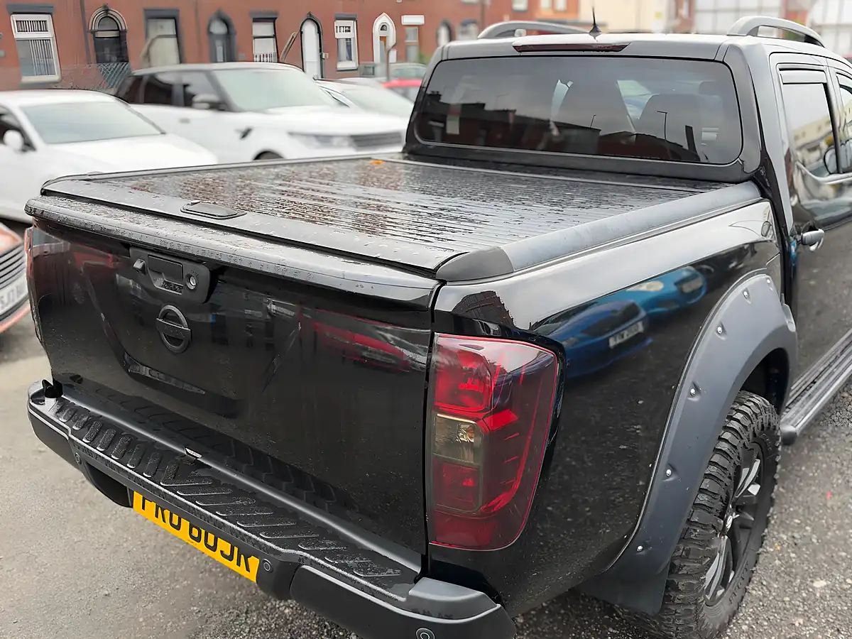 Used 2018 Nissan Navara Tekna Black - Interior and Exterior details 11