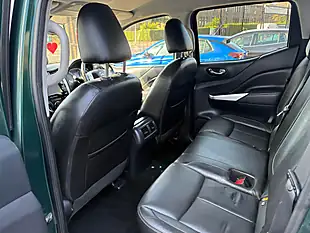 Used 2018 Nissan Navara Tekna Green - Interior and Exterior details 10
