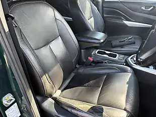 Used 2018 Nissan Navara Tekna Green - Interior and Exterior details 13