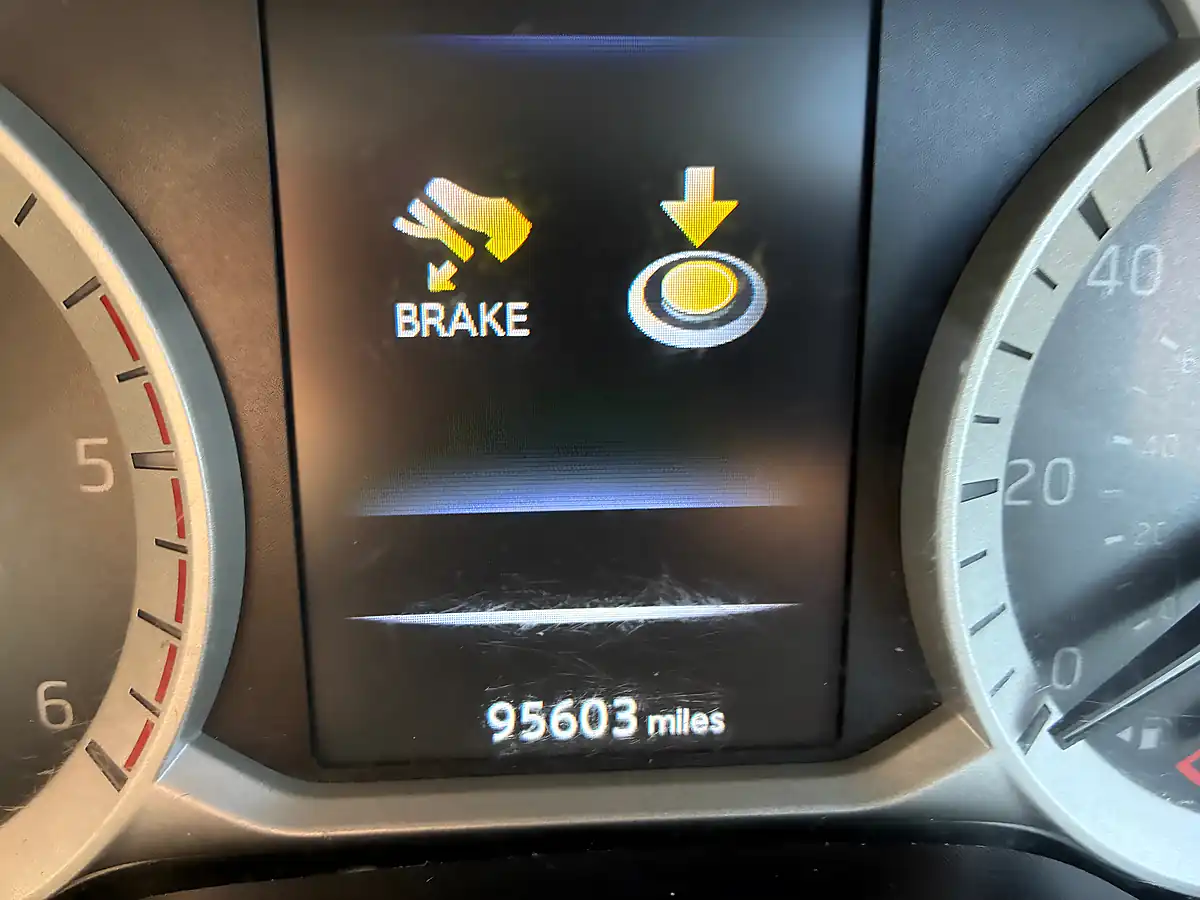 Used 2018 Nissan Navara Tekna Green - Interior and Exterior details 15