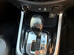 Used 2018 Nissan Navara Tekna Green - Interior and Exterior details 16