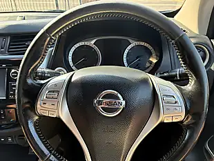 Used 2018 Nissan Navara Tekna Green - Interior and Exterior details 20