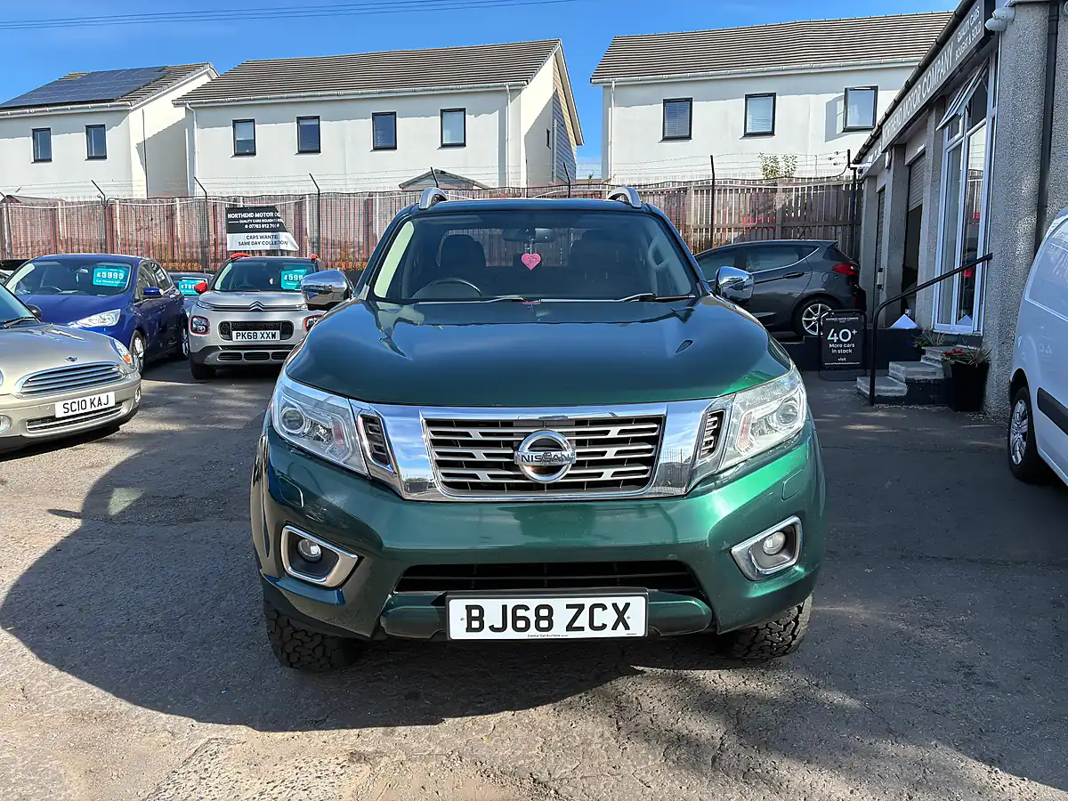 Used 2018 Nissan Navara Tekna Green - Interior and Exterior details 3