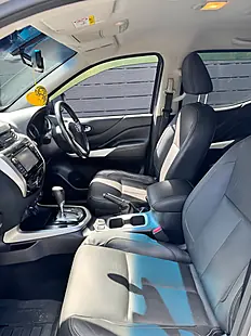 Used 2018 Nissan Navara Tekna Grey - Interior and Exterior details 10