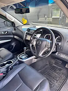 Used 2018 Nissan Navara Tekna Grey - Interior and Exterior details 13
