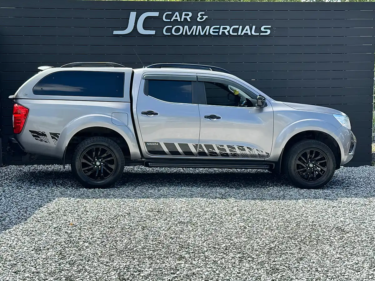 Used 2018 Nissan Navara Tekna Grey - Interior and Exterior details 2
