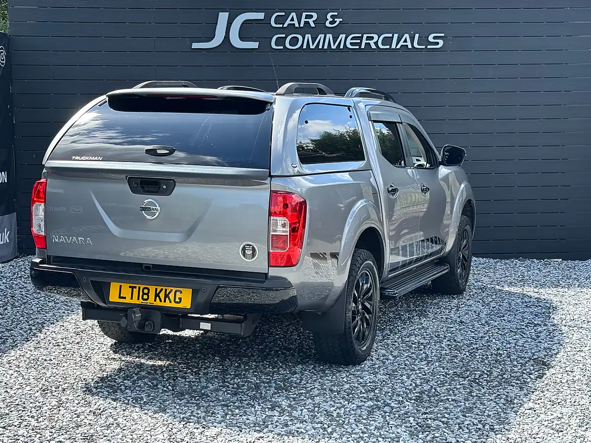 Used 2018 Nissan Navara Tekna Grey - Interior and Exterior details 3