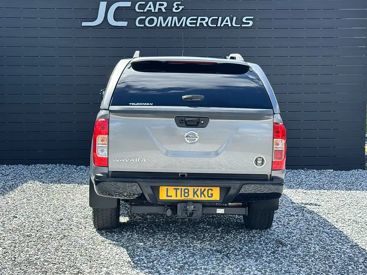 Used 2018 Nissan Navara Tekna Grey - Interior and Exterior details 4