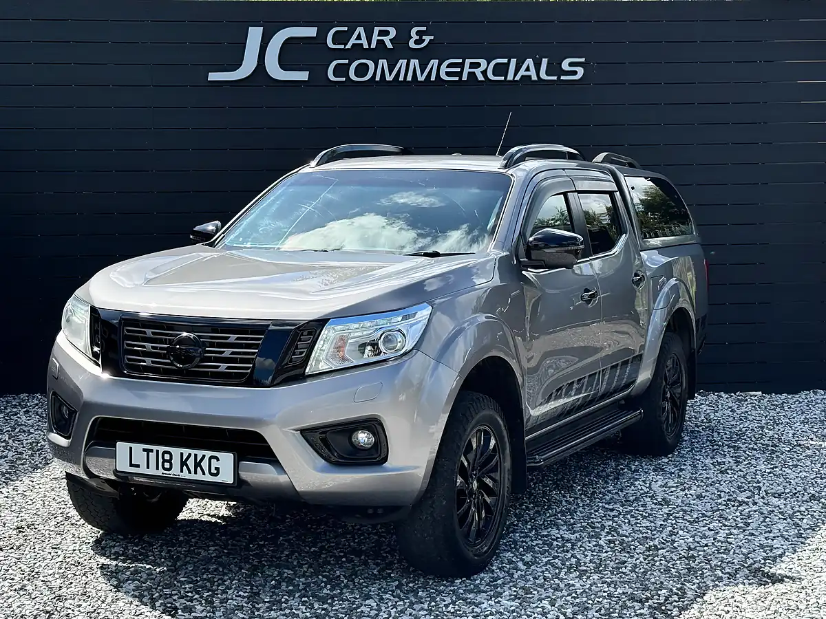 Used 2018 Nissan Navara Tekna Grey - Interior and Exterior details 7