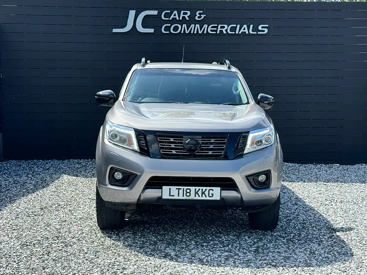 Used 2018 Nissan Navara Tekna Grey - Interior and Exterior details 8
