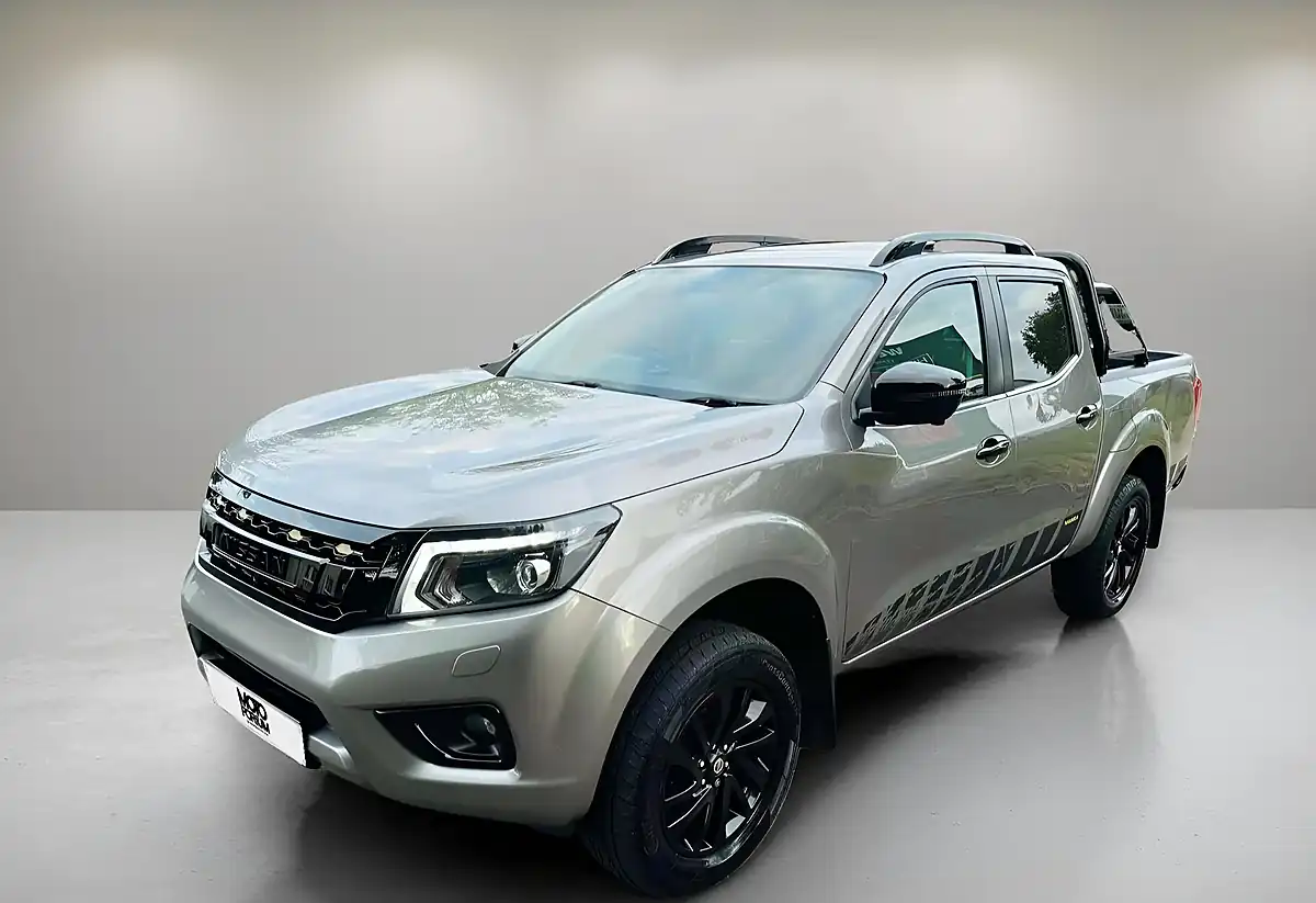 Used 2018 Nissan Navara Tekna Grey - Interior and Exterior details 7