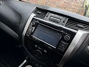Used 2018 Nissan Navara Tekna Grey - Interior and Exterior details 17