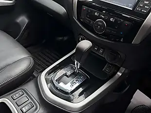 Used 2018 Nissan Navara Tekna Grey - Interior and Exterior details 18
