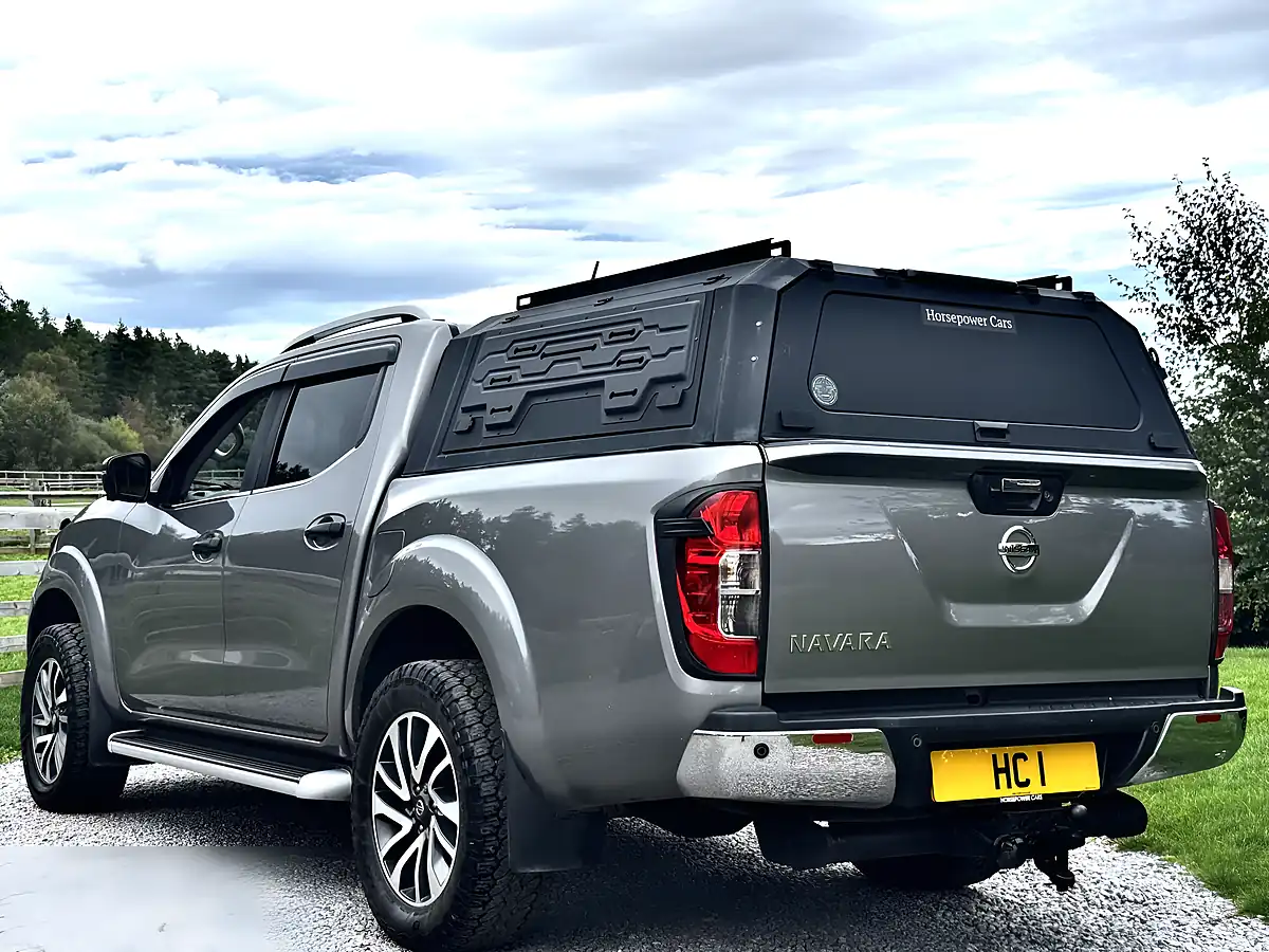 Used 2018 Nissan Navara Tekna Grey - Interior and Exterior details 4