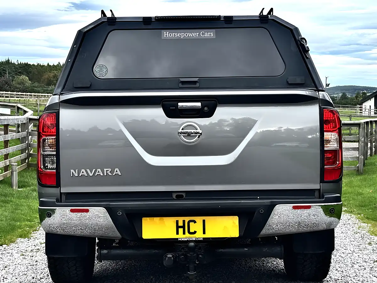 Used 2018 Nissan Navara Tekna Grey - Interior and Exterior details 9