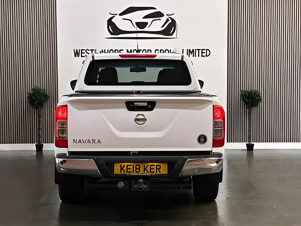 Used 2018 Nissan Navara Tekna White - Interior and Exterior details 11