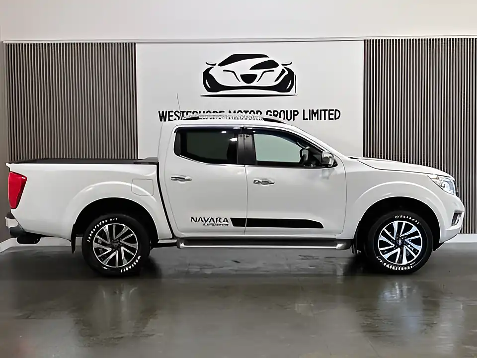 Used 2018 Nissan Navara Tekna White - Interior and Exterior details 12