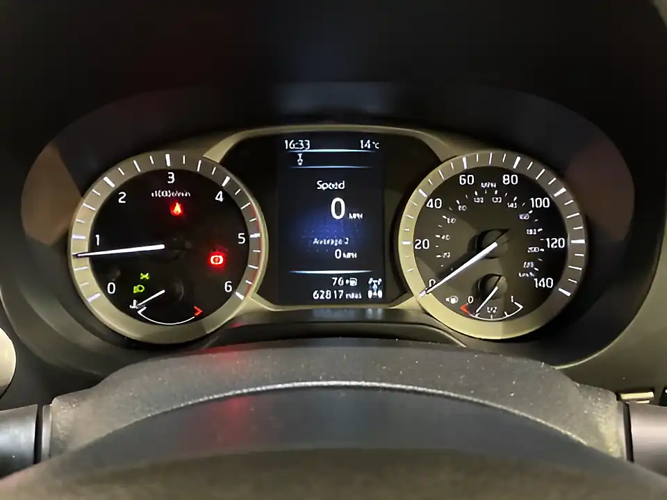 Used 2018 Nissan Navara Tekna White - Interior and Exterior details 15
