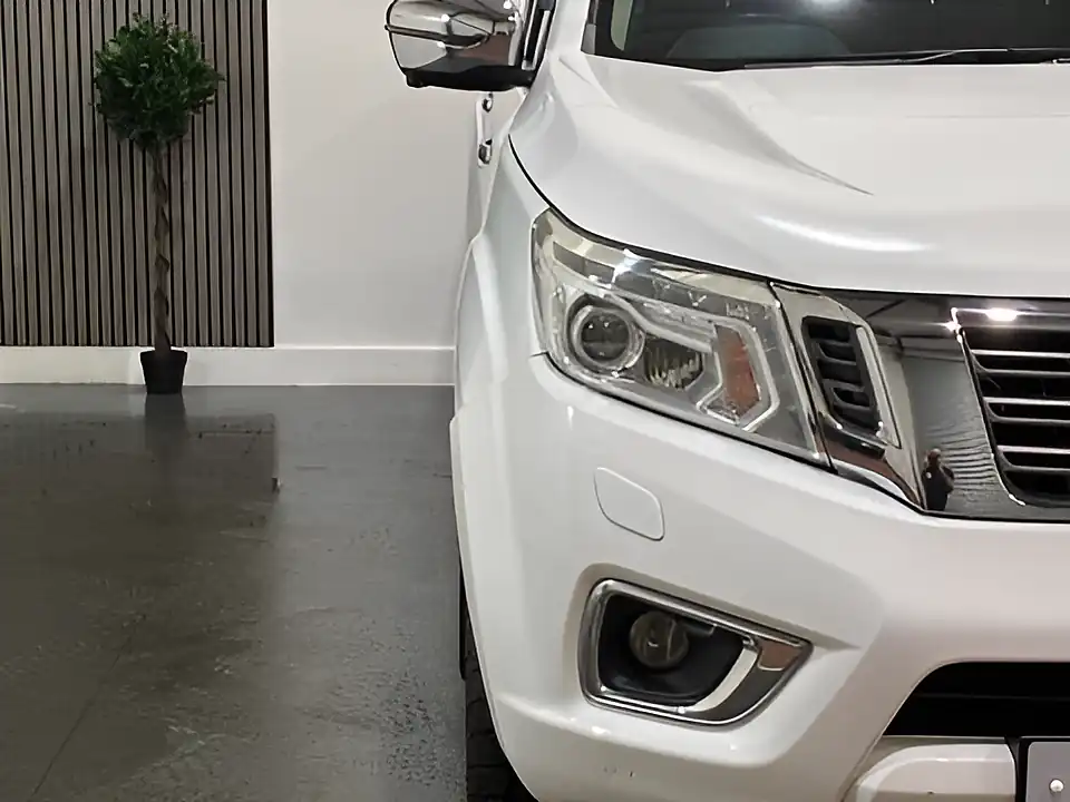 Used 2018 Nissan Navara Tekna White - Interior and Exterior details 16